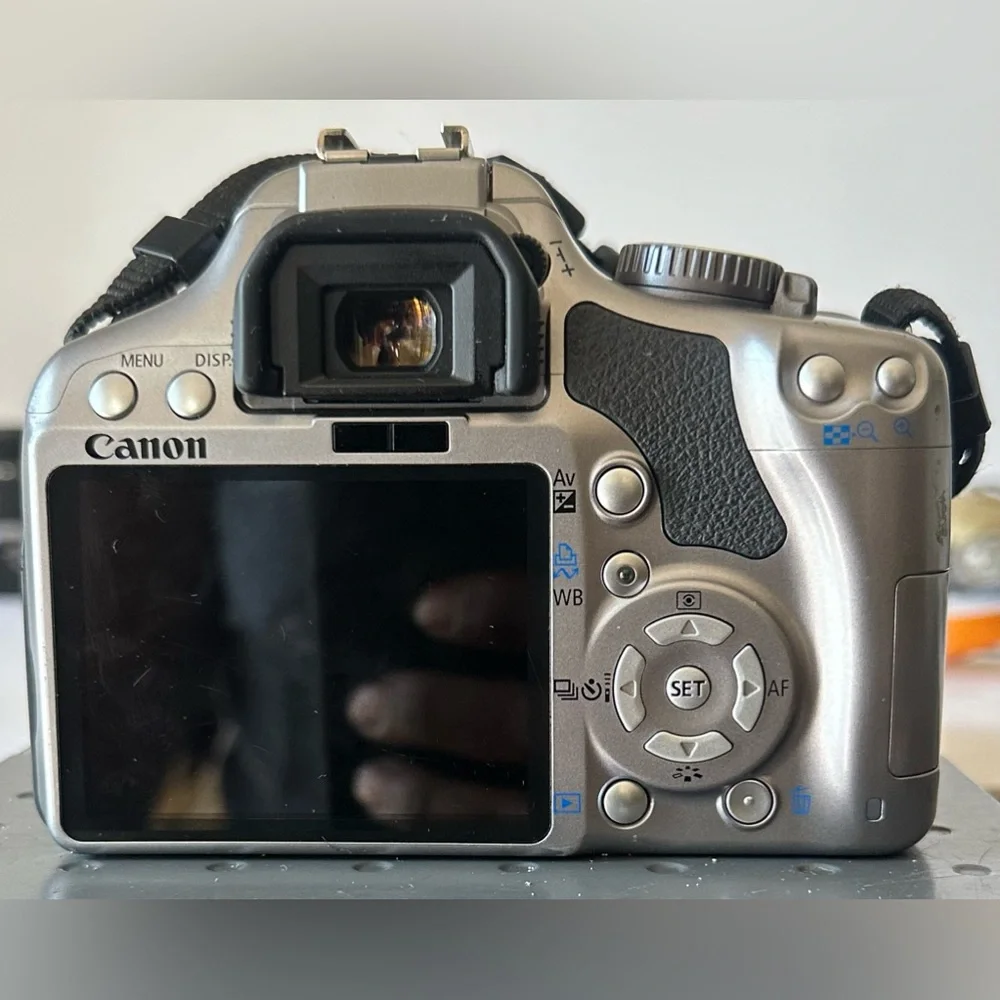 Canon EOS Rebel XSi DS126181 12.2 MP Digital SLR CMOS Camera w/ 18-55mm Lens